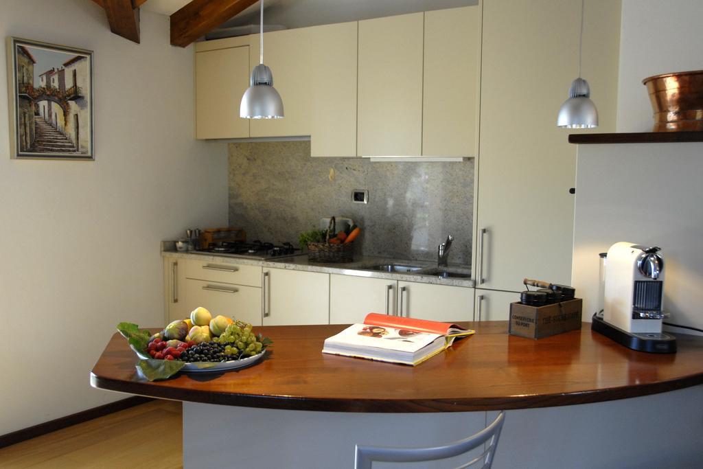 Alveluu Ristorante E Suites Tremezzo Szoba fotó